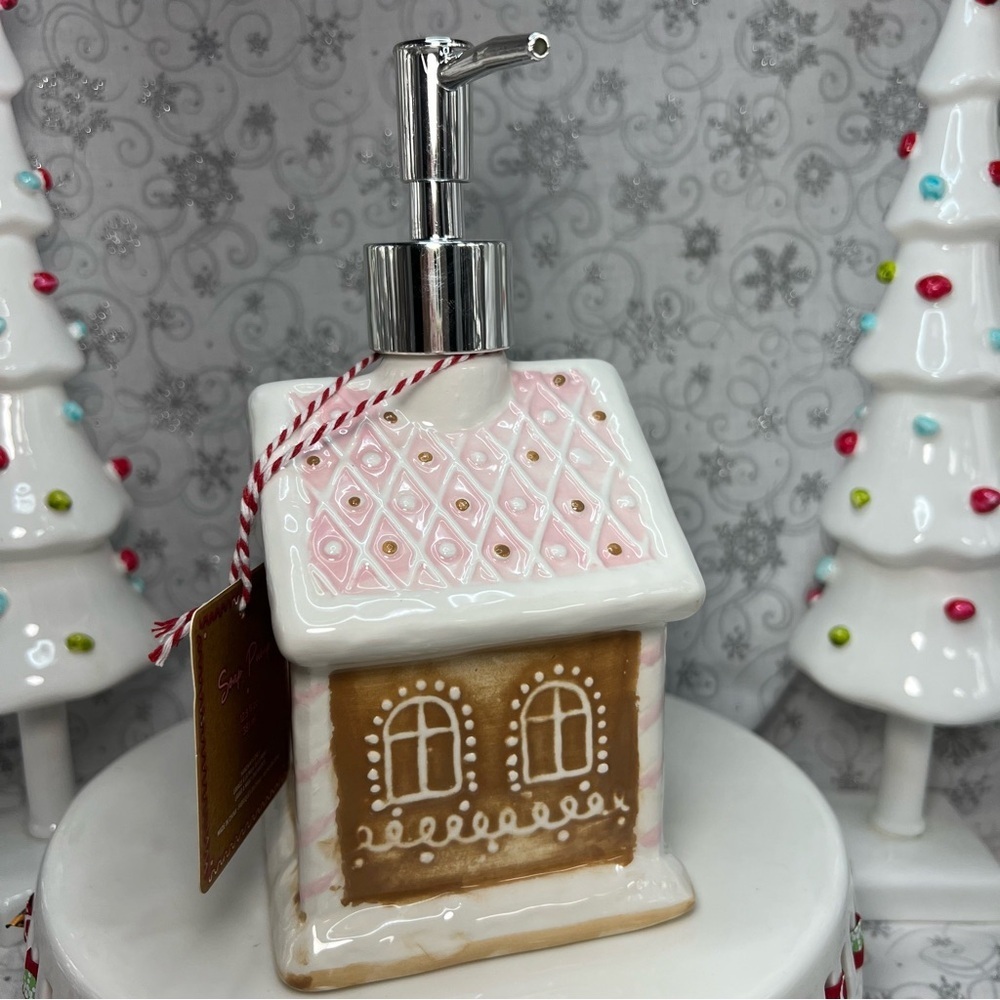 Christmas Pastel Pink Ceramic Gingerbread Soap Dispenser & Dish Scrubby Holder - Picture 5 of 12